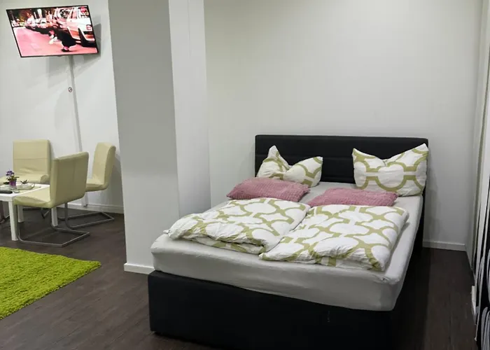 Luxurioese Wohnung Mit Eigenem Garten