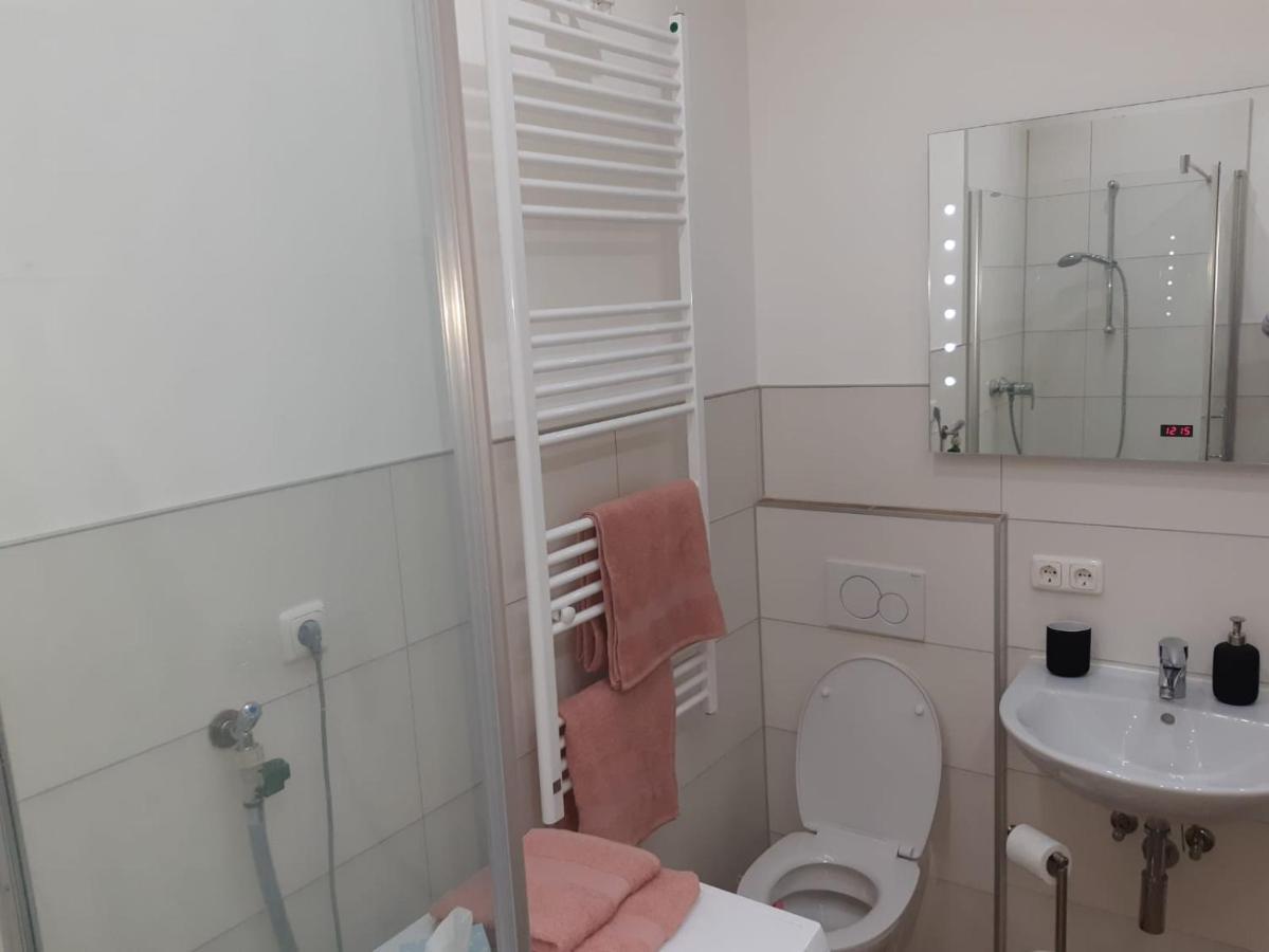 Apartament Luxurioese Mit Eigenem Garten *